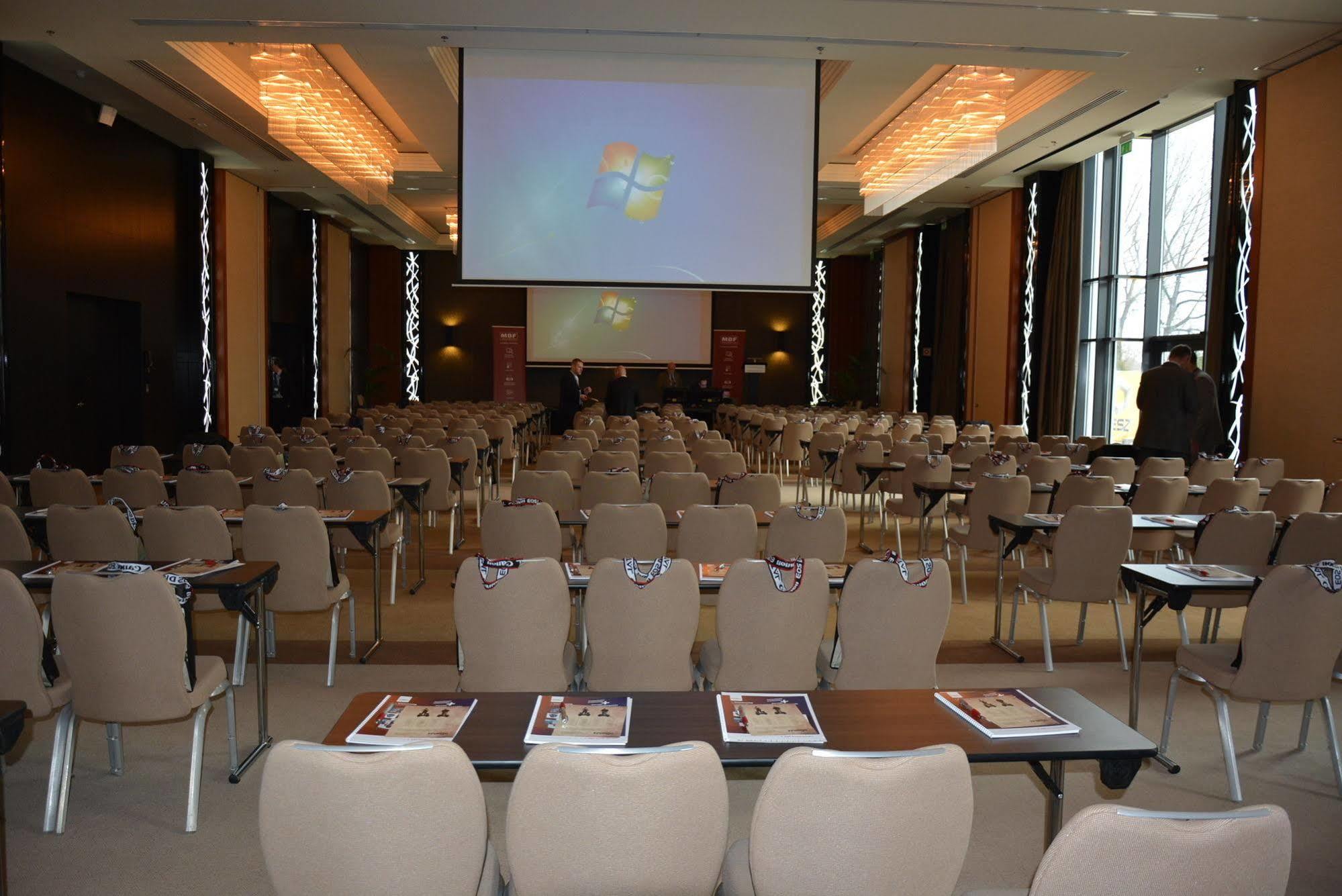 Four Points By Sheraton Kecskemet Hotel Es Konferenciakoezpont Εξωτερικό φωτογραφία